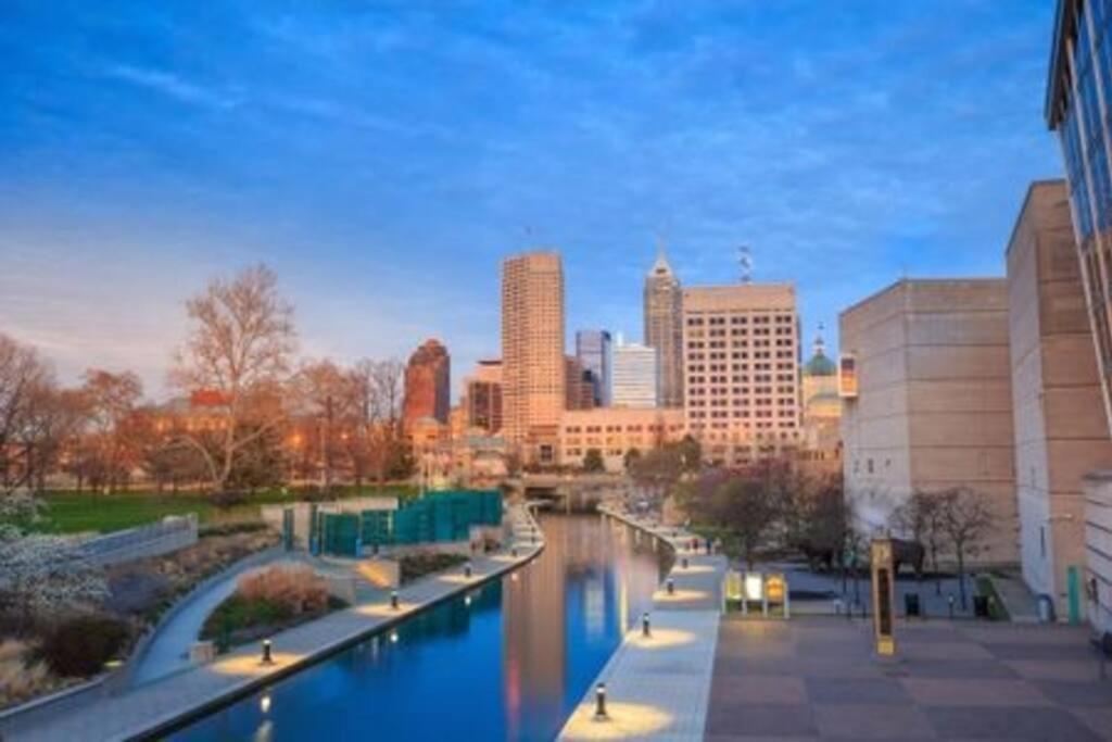 Free Parking! Downtown Lucas Oil- Conv Center Skywalk #3 Apartment Indianapolis Exterior photo